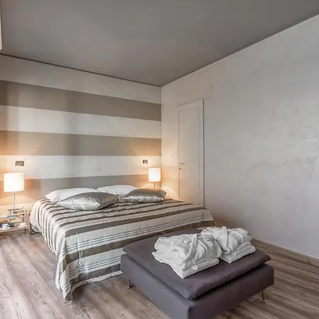 Casa Da * Alba (Piedmont)